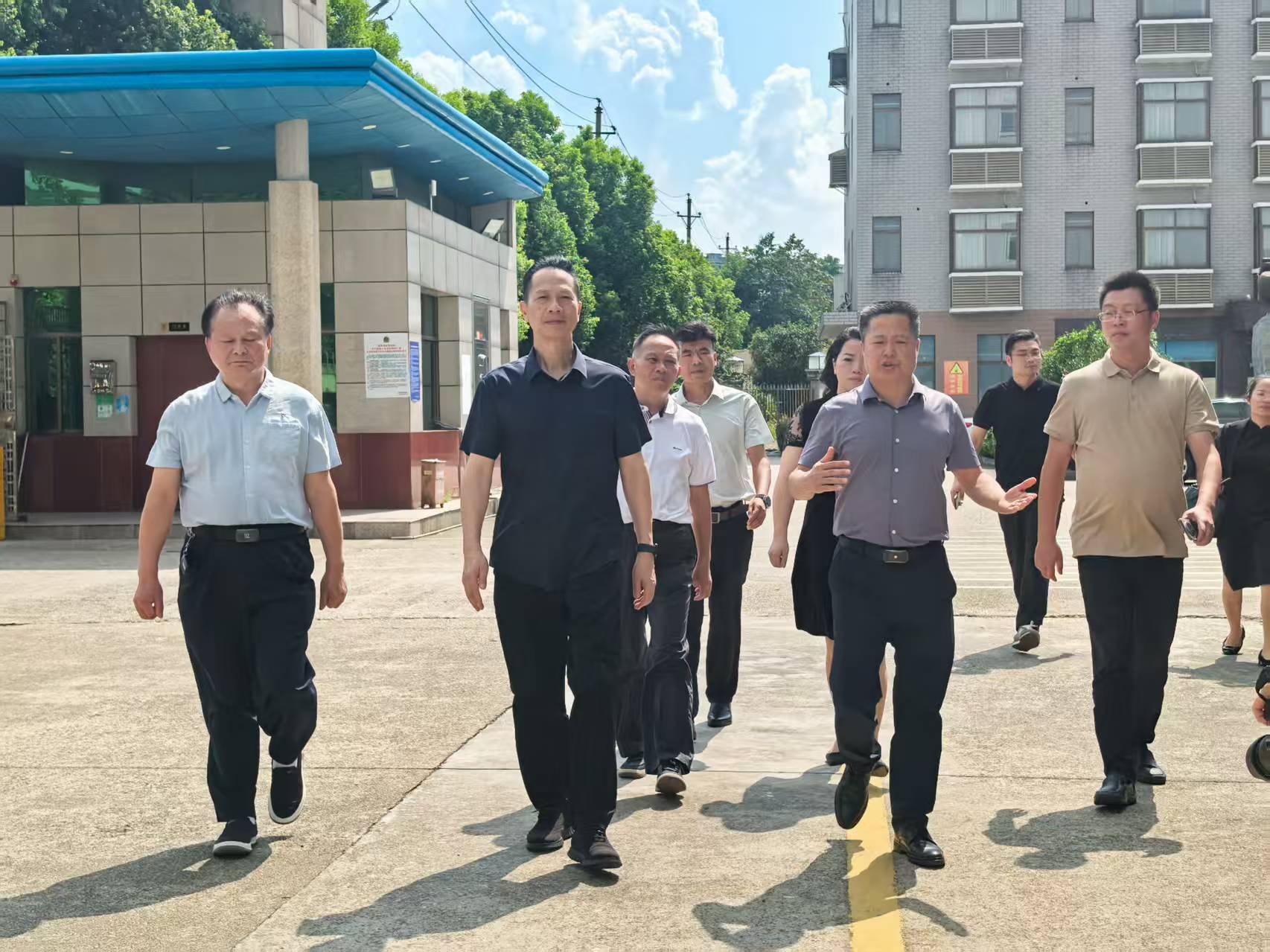 閩湘茶業(yè)交流共促產(chǎn)業(yè)發(fā)展——海峽兩岸茶業(yè)交流協(xié)會(huì)林鐘樂(lè)會(huì)長(zhǎng)一行考察益陽(yáng)茶廠